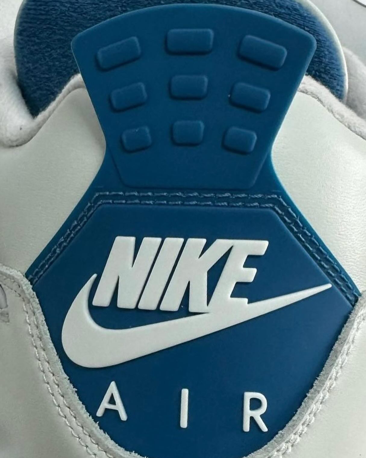 Military Blue,FV5029-141,Air J 「元年白蓝」AJ4 最新实物曝光!OG 鞋型味儿对了! Military Blue,FV5029-141,Air J 「元年白蓝」AJ4 最新实物曝光!OG 鞋型味儿对了!