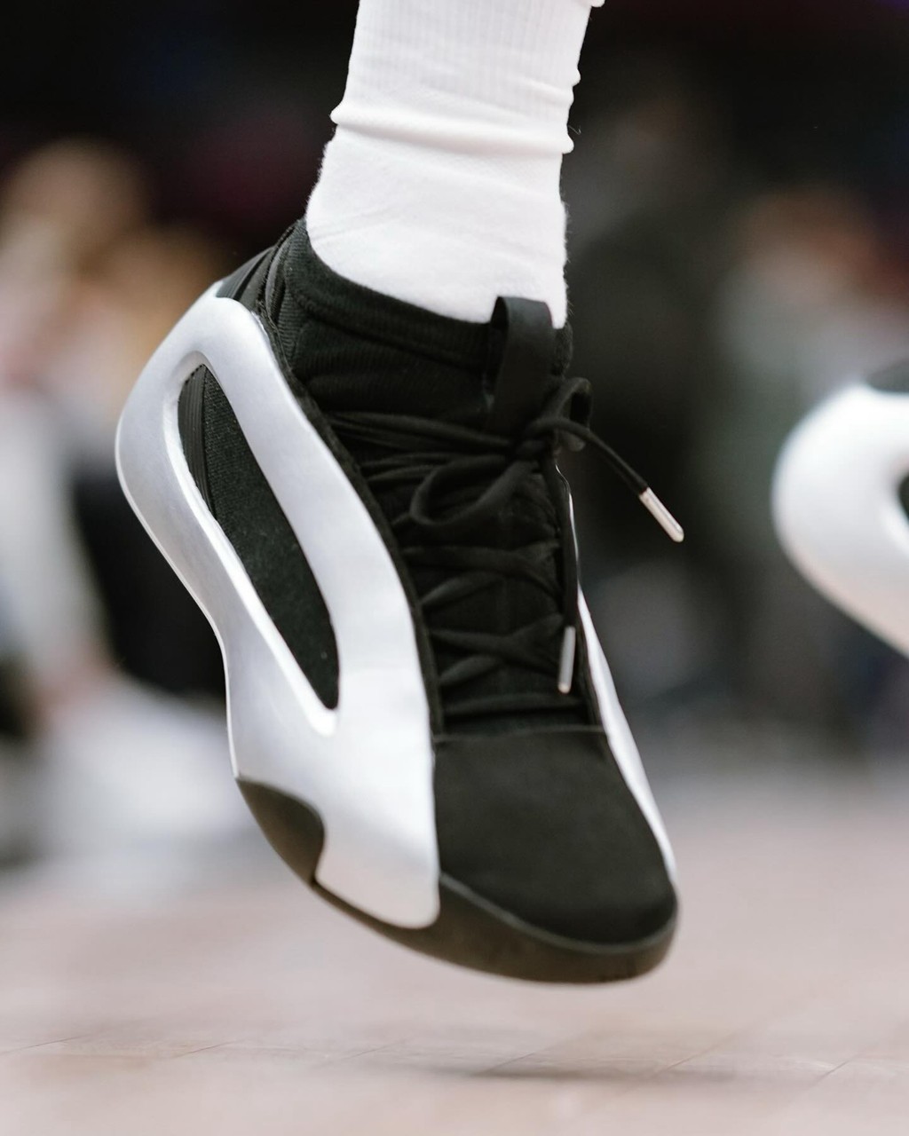 Harden Vol. 8,adidas 「熊猫」哈登 8 首次亮相!颜值你打几分? Harden Vol. 8,adidas 「熊猫」哈登 8 首次亮相!颜值你打几分?