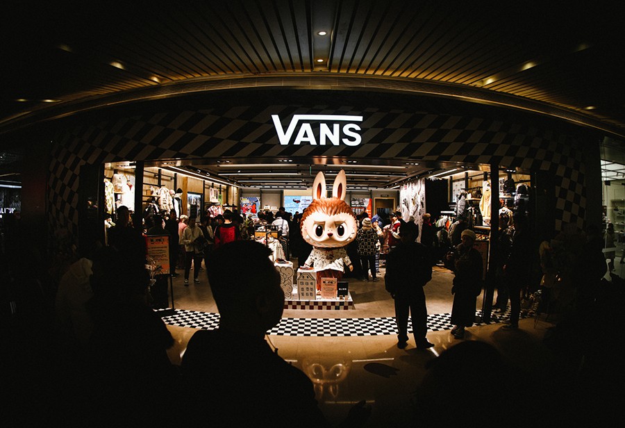 Vans Vans 华北首家高端支线店!正式登陆三里屯太古里! Vans Vans 华北首家高端支线店!正式登陆三里屯太古里!
