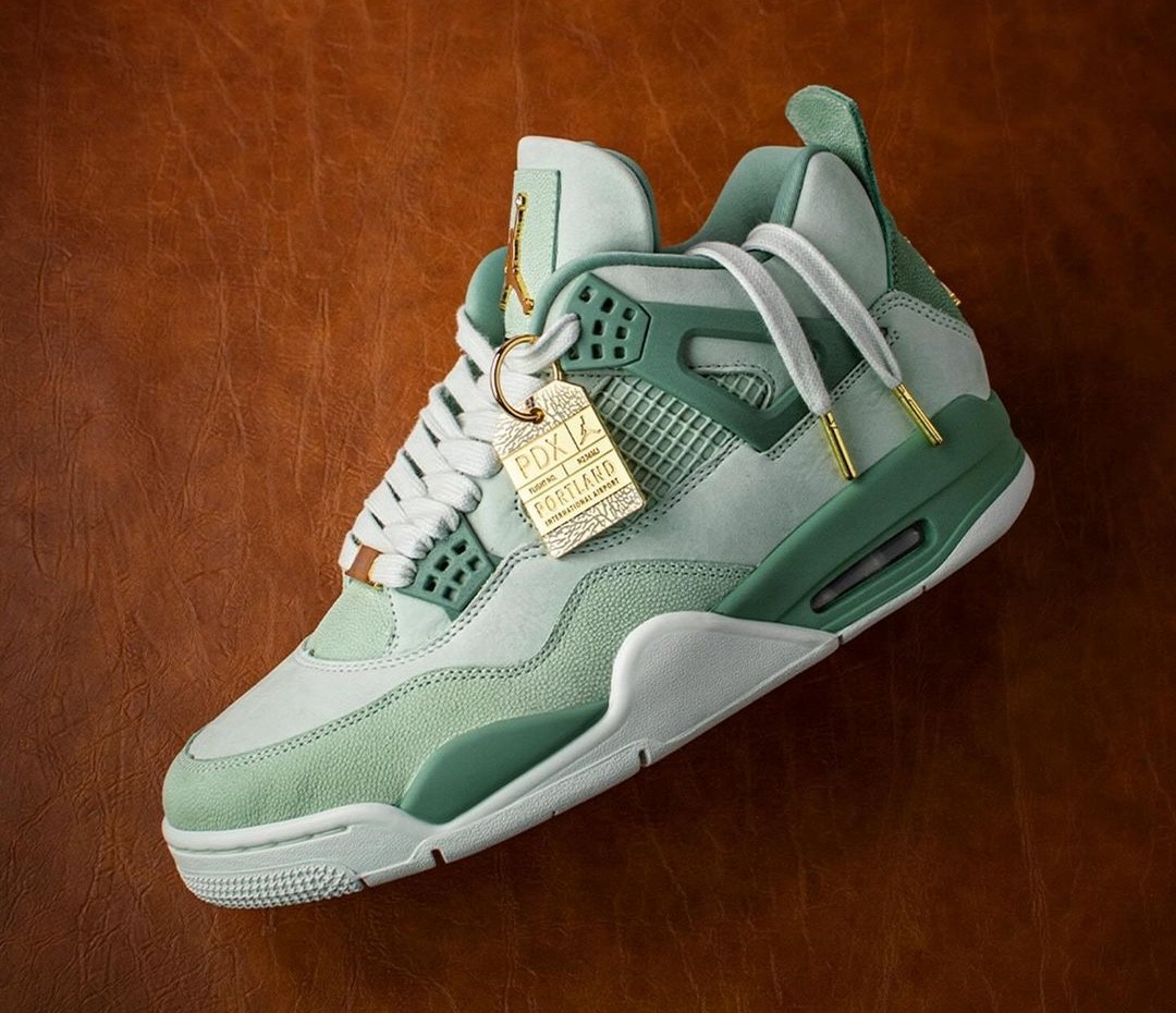 Air Jordan 4,AJ,AJ4,First Clas 「镶钻」AJ4 实物曝光!从配色到配件都是前所未见! Air Jordan 4,AJ,AJ4,First Clas 「镶钻」AJ4 实物曝光!从配色到配件都是前所未见!