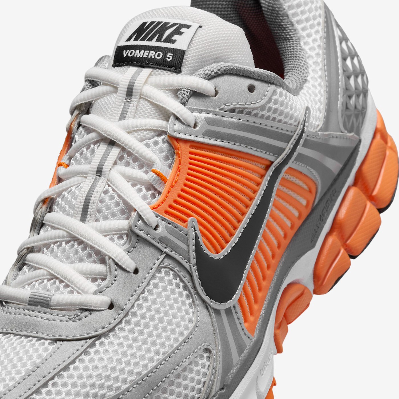 Nike,Zoom Vomero 5,FJ4151-002 复古穿搭新选择!全新配色 Nike Zoom Vomero 5 即将登场! Nike,Zoom Vomero 5,FJ4151-002 复古穿搭新选择!全新配色 Nike Zoom Vomero 5 即将登场!