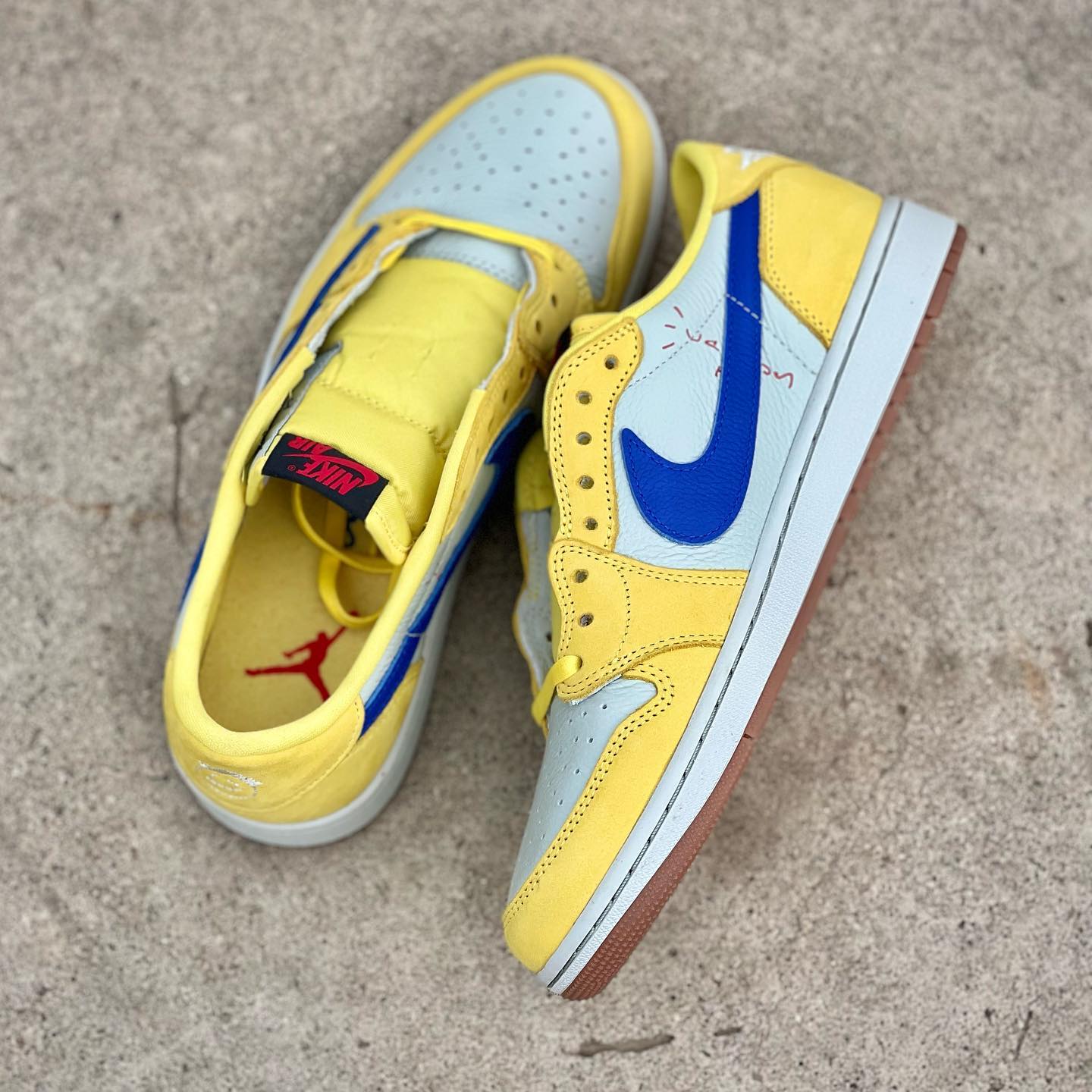Travis Scott,Air Jordan 1 Low 「高中」TS x AJ1 又有新图!网友:能人均吗? Travis Scott,Air Jordan 1 Low 「高中」TS x AJ1 又有新图!网友:能人均吗?
