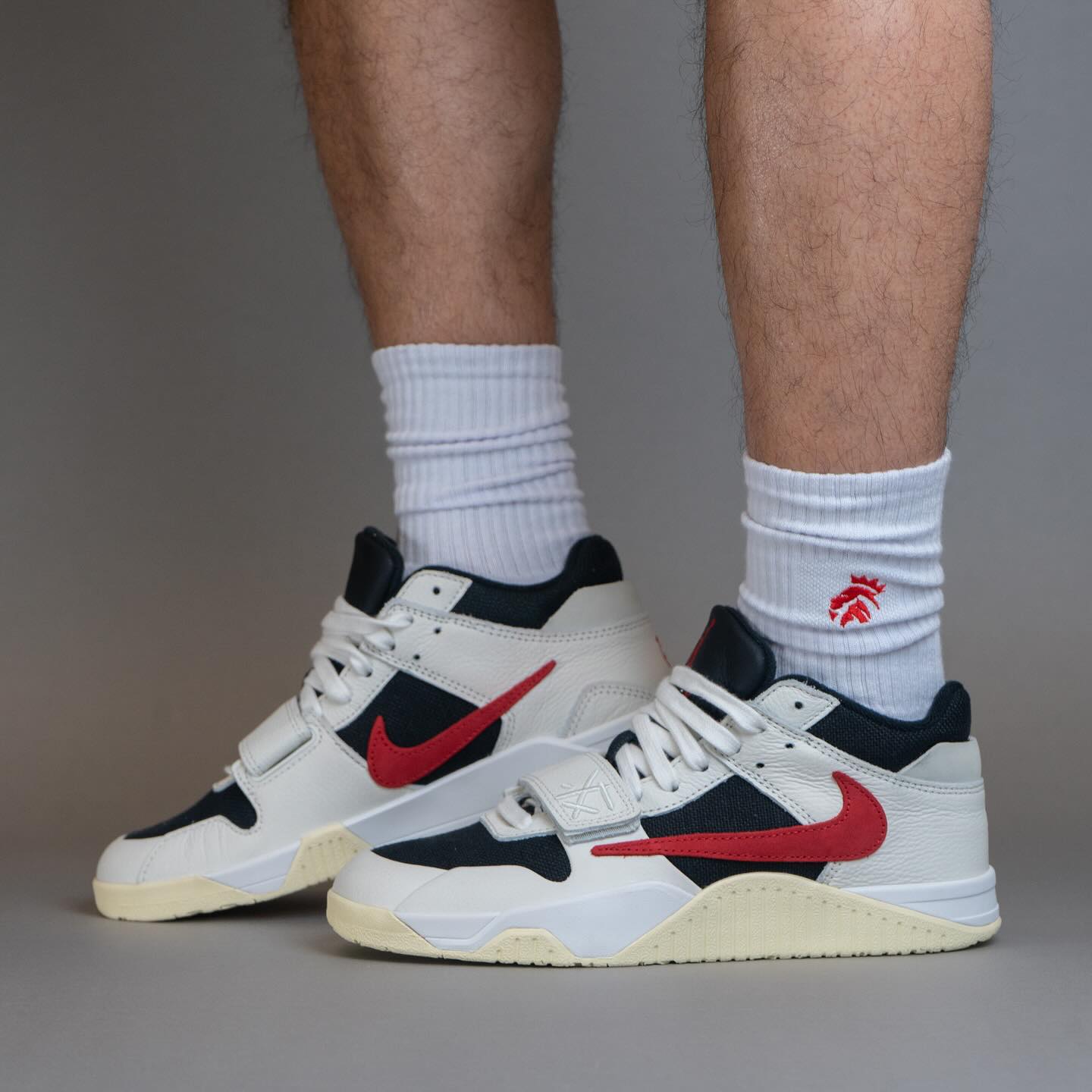 Jordan,Cut The Check,Universit 「倒钩」TS x Nike 新鞋上脚曝光!这个细节终于看清! Jordan,Cut The Check,Universit 「倒钩」TS x Nike 新鞋上脚曝光!这个细节终于看清!
