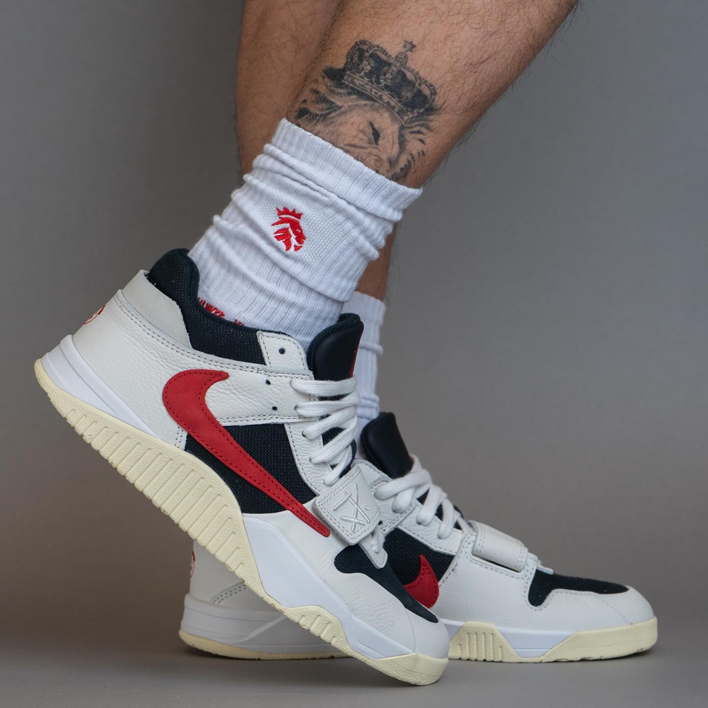 Jordan,Cut The Check,Universit 「倒钩」TS x Nike 新鞋上脚曝光!这个细节终于看清! Jordan,Cut The Check,Universit 「倒钩」TS x Nike 新鞋上脚曝光!这个细节终于看清!