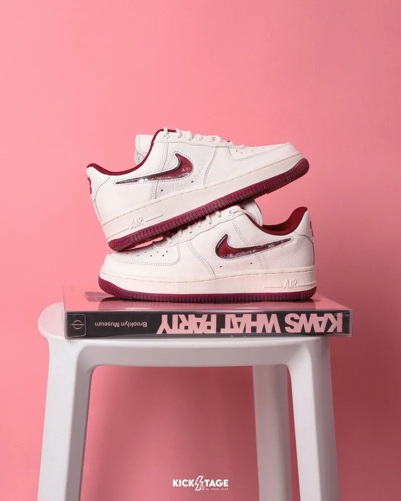 Timberland,Nike,Converse,情人节 今年「情人节球鞋」全是狠货!除了定价几千的 Nike,还有施华洛世奇联名! Timberland,Nike,Converse,情人节 今年「情人节球鞋」全是狠货!除了定价几千的 Nike,还有施华洛世奇联名!