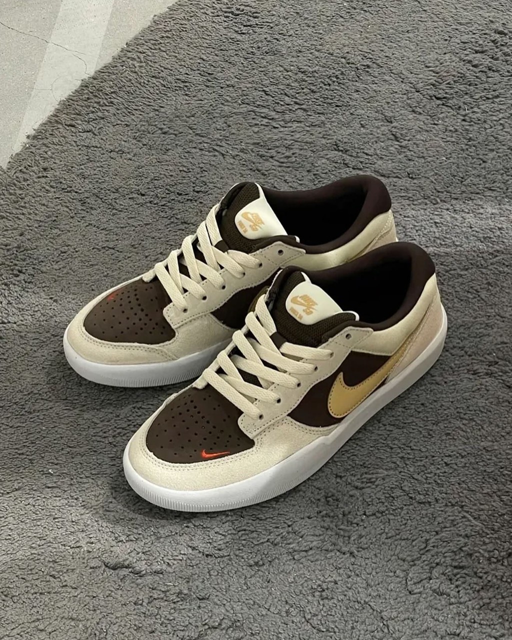 Travis Scott,Air Jordan 1 Low, 最强平替?Nike 新板鞋 TS 看了直呼内行! Travis Scott,Air Jordan 1 Low, 最强平替?Nike 新板鞋 TS 看了直呼内行!