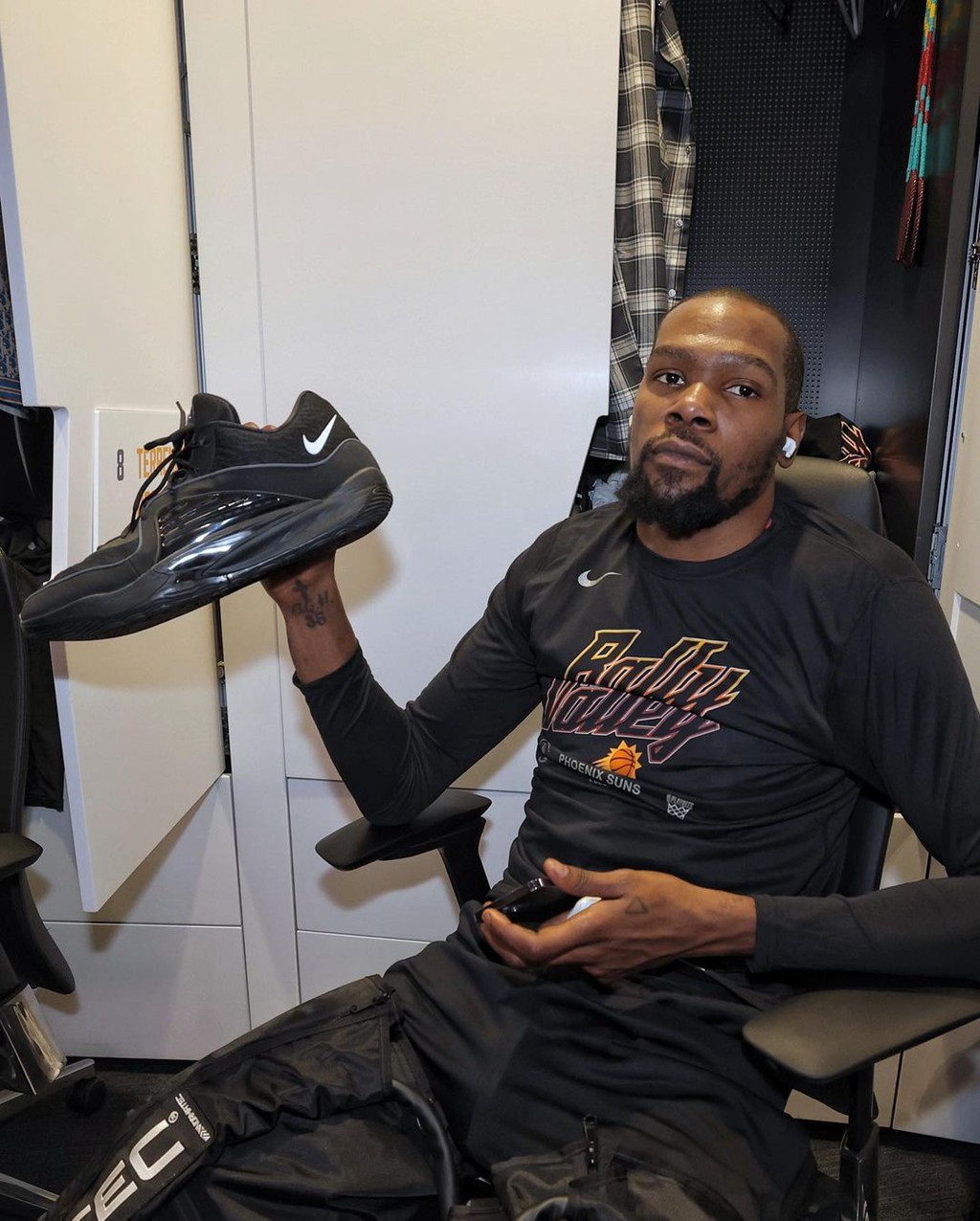 Nike,KD17 杜兰特 KD17 实物首次曝光!你打几分? Nike,KD17 杜兰特 KD17 实物首次曝光!你打几分?
