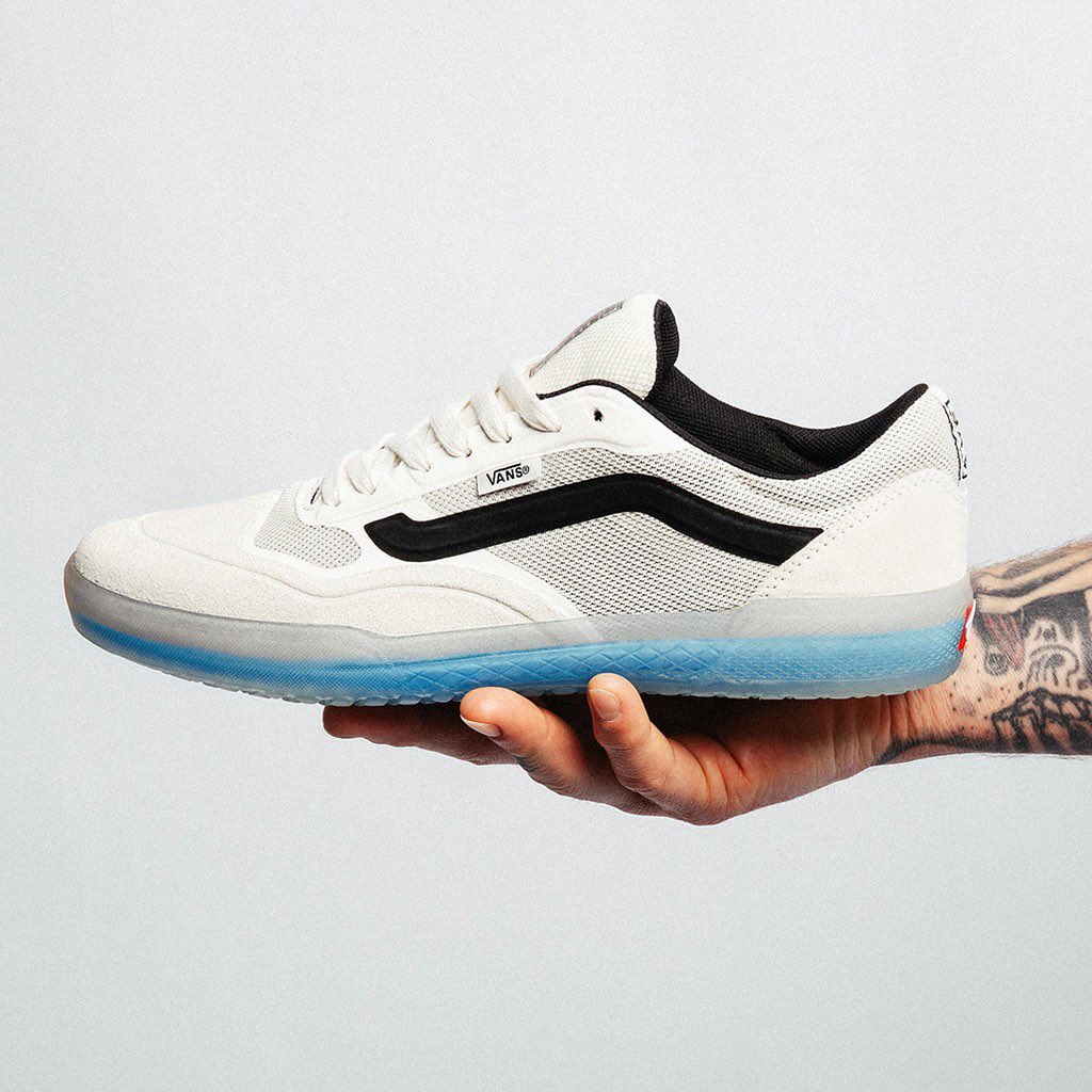 Vans,AVE 2.0 堆料到极致的 Vans 见过吗?全新 AVE 2.0 明天登场! Vans,AVE 2.0 堆料到极致的 Vans 见过吗?全新 AVE 2.0 明天登场!