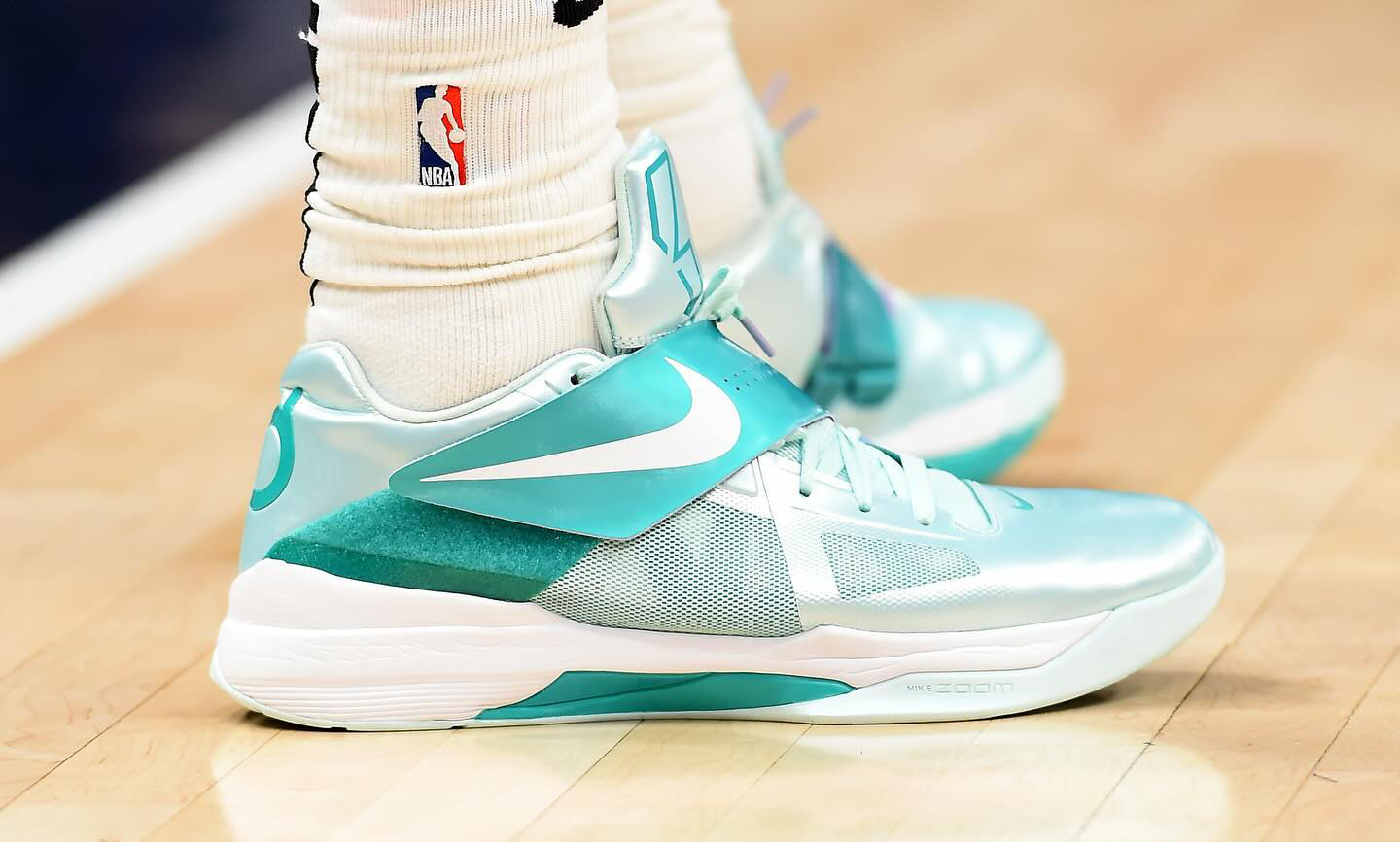 Nike,LeBron 21 复活节大战!詹姆斯上脚「特殊配色」战靴! Nike,LeBron 21 复活节大战!詹姆斯上脚「特殊配色」战靴!