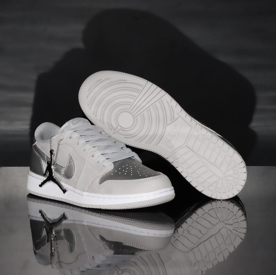 Air Jordan 1 Low OG,Metallic S 「日本限定」AJ1 回归!还是超适合夏天的新版本! Air Jordan 1 Low OG,Metallic S 「日本限定」AJ1 回归!还是超适合夏天的新版本!