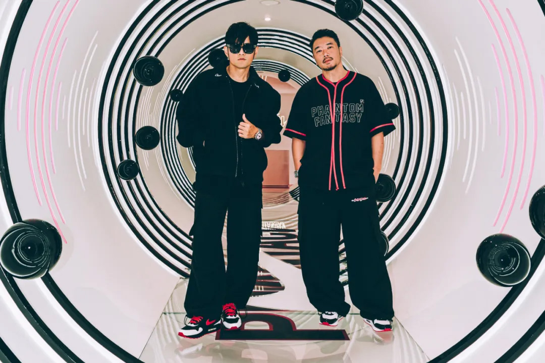 PHANTACi,周杰伦,HJ3966-110,Air Ma 可能是本月最火的 Nike 新鞋!还没发售 DJ SODA 就上脚了... PHANTACi,周杰伦,HJ3966-110,Air Ma 可能是本月最火的 Nike 新鞋!还没发售 DJ SODA 就上脚了...