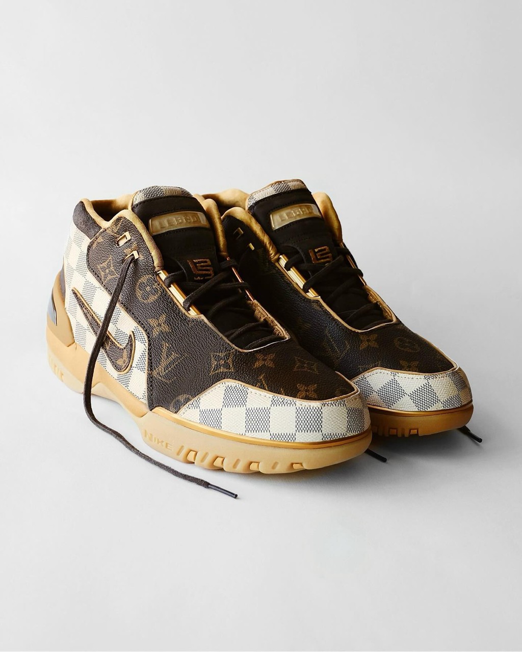 Louis Vuitton,詹姆斯,定制,Nike,Air 顶级奢华!「LV x 詹姆斯 AZG」真做出来了… Louis Vuitton,詹姆斯,定制,Nike,Air 顶级奢华!「LV x 詹姆斯 AZG」真做出来了…