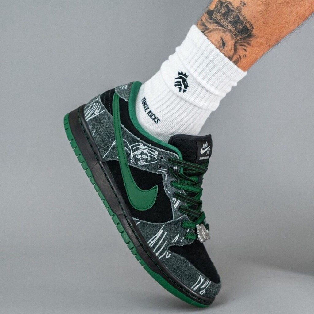 There Skateboards,Nike,SB Dunk 暗黑版「涂鸦 Dunk SB」上脚效果曝光!是你的菜吗? There Skateboards,Nike,SB Dunk 暗黑版「涂鸦 Dunk SB」上脚效果曝光!是你的菜吗?