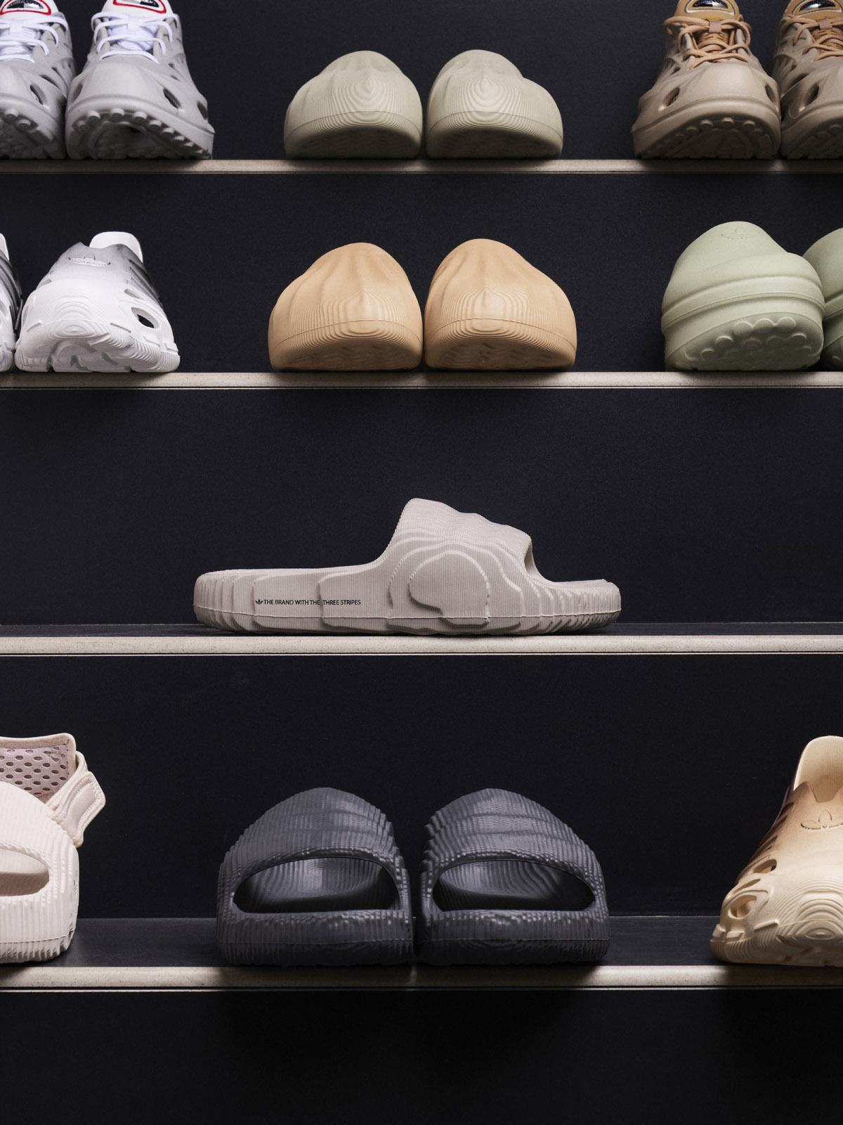adiFOM,贝壳头,Superstar,adidas,三叶 不光有拖鞋和洞洞鞋!三叶草夏季新品曝光! adiFOM,贝壳头,Superstar,adidas,三叶 不光有拖鞋和洞洞鞋!三叶草夏季新品曝光!