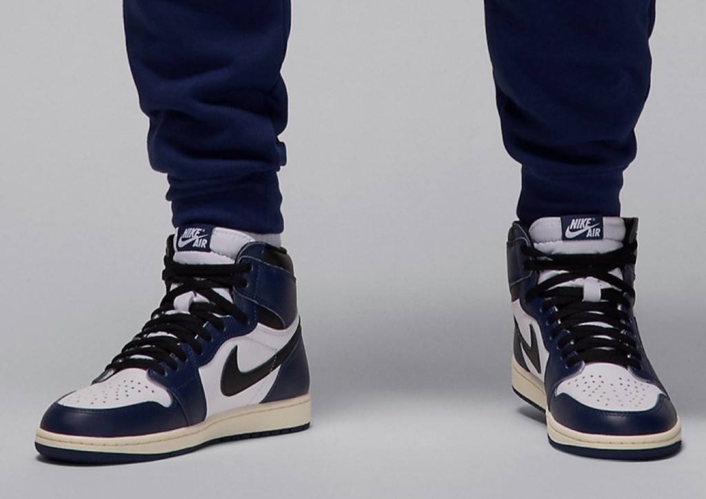 Air Jordan 1 High OG,Midnight 简单百搭!「午夜蓝」AJ1 实物上脚曝光! Air Jordan 1 High OG,Midnight 简单百搭!「午夜蓝」AJ1 实物上脚曝光!