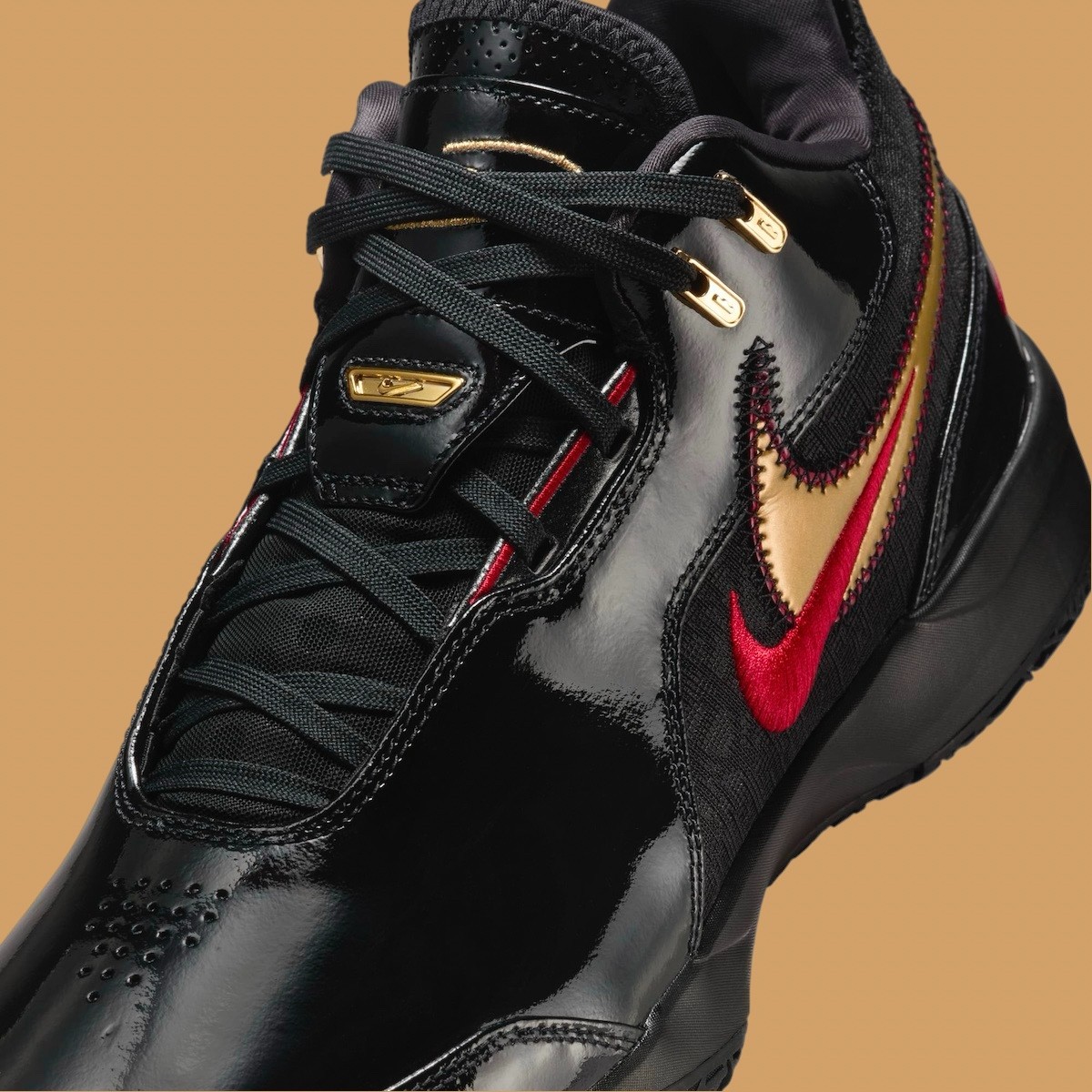 Nike,LeBron NXXT Gen,AMPD,FJ15 黑金漆皮够华丽!詹皇战靴全新配色曝光! Nike,LeBron NXXT Gen,AMPD,FJ15 黑金漆皮够华丽!詹皇战靴全新配色曝光!