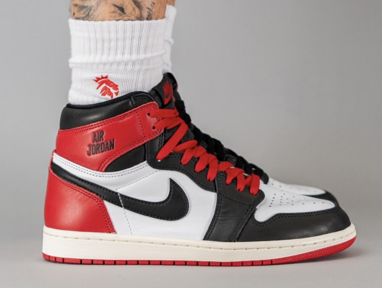 DZ5485-106,AJ1,黑脚趾,Air Jordan 黑脚趾 AJ1 上脚图来了!日期记好了! DZ5485-106,AJ1,黑脚趾,Air Jordan 黑脚趾 AJ1 上脚图来了!日期记好了!