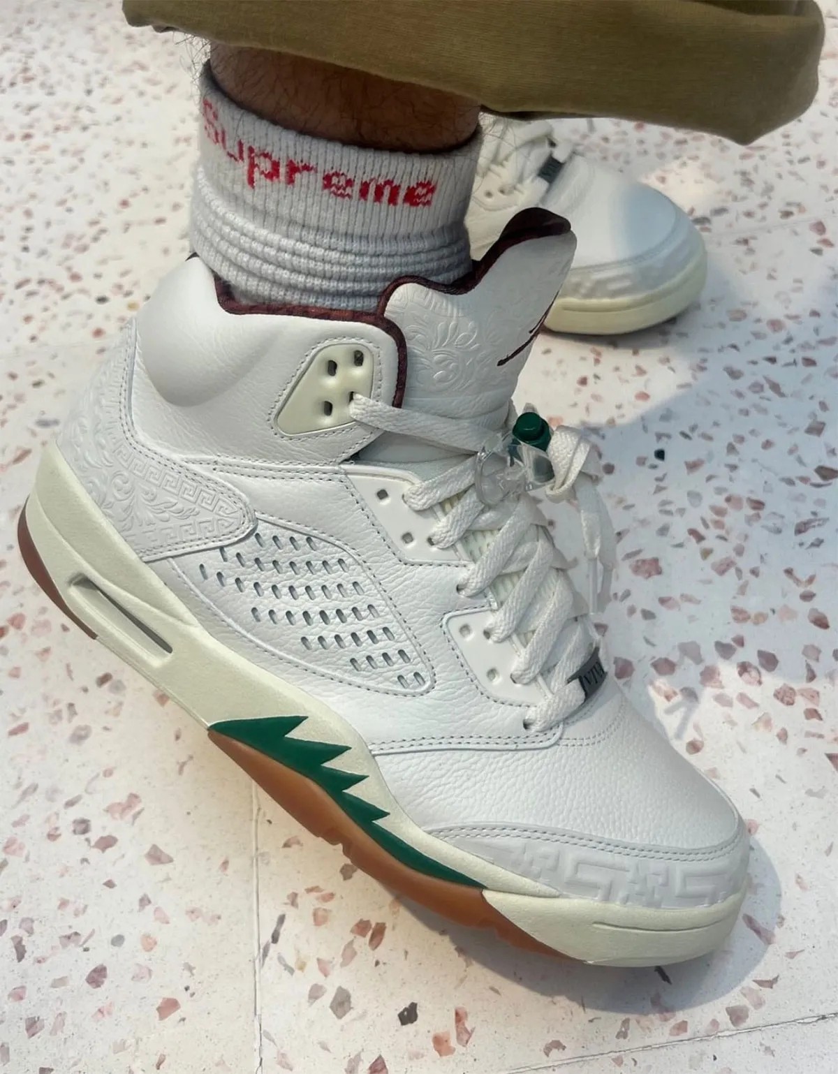 AJ5,Air Jordan 5,El Grito,HF88 浮雕暗纹太帅了!「独立日」主题 AJ5 曝光! AJ5,Air Jordan 5,El Grito,HF88 浮雕暗纹太帅了!「独立日」主题 AJ5 曝光!