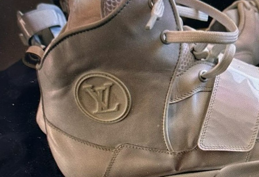 Kanye,LV 侃爷 x LV 联名鞋曝光!网友:这不 Air Yeezy 么? Kanye,LV 侃爷 x LV 联名鞋曝光!网友:这不 Air Yeezy 么?