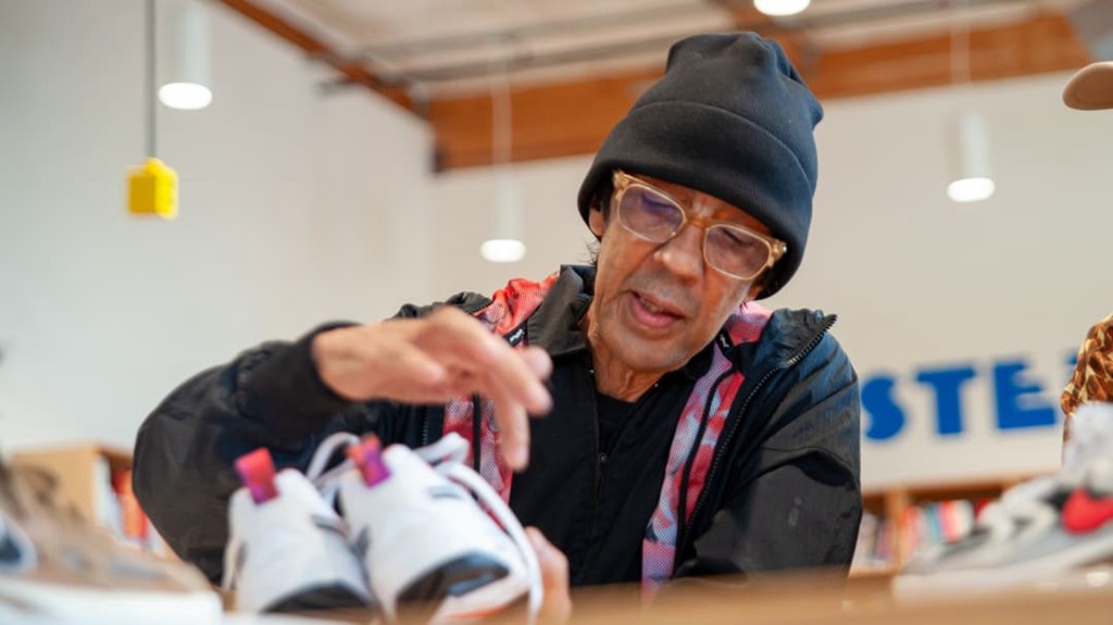 Nike,Jam Train,Futura Nike 这个「新鞋型」太排面!上来就是 Futura 联名!市价这个数了… Nike,Jam Train,Futura Nike 这个「新鞋型」太排面!上来就是 Futura 联名!市价这个数了…