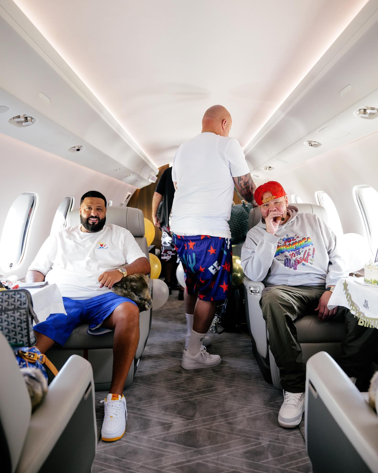 明星上脚 DJ Khaled 这双鞋太奢了!看着真眼馋! 明星上脚 DJ Khaled 这双鞋太奢了!看着真眼馋!