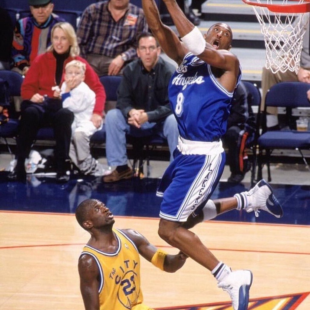 Air Jordan 12,French Blue 科比赛场亲穿!这双「正代 AJ」终于复刻了! Air Jordan 12,French Blue 科比赛场亲穿!这双「正代 AJ」终于复刻了!