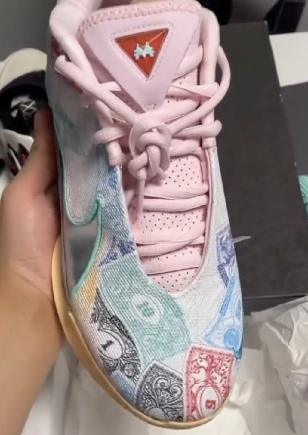 Nike,LeBron 22,Monopoly,FZ1099 LBJ22 新配色曝光!还是跨界联名款! Nike,LeBron 22,Monopoly,FZ1099 LBJ22 新配色曝光!还是跨界联名款!