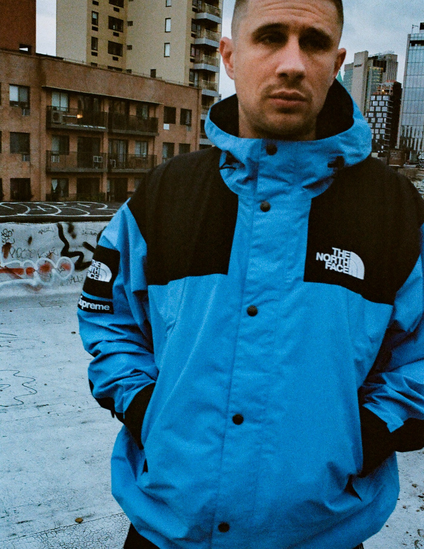 TNF,Supreme 「TNF x Supreme」本月登场!完整型录曝光! TNF,Supreme 「TNF x Supreme」本月登场!完整型录曝光!