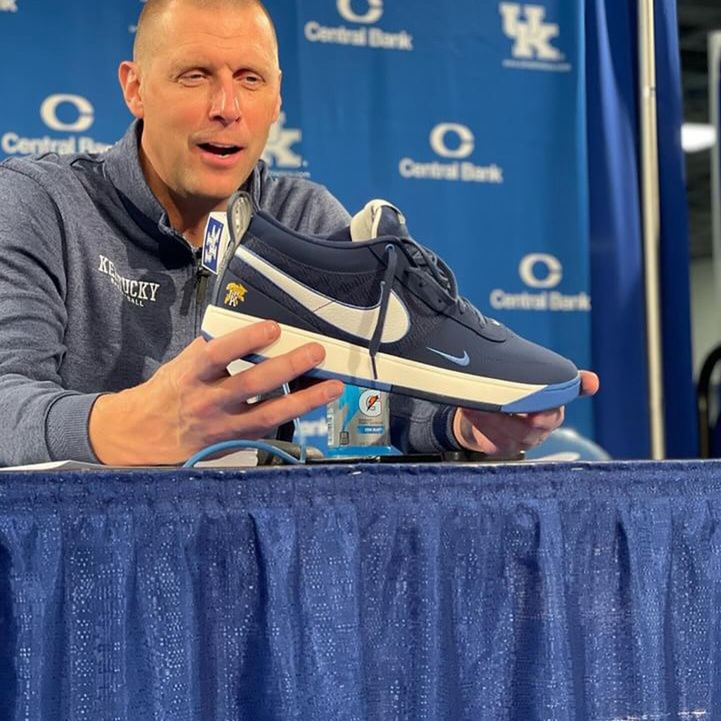 PE,布克,NBA,Book 1,Nike 隔着屏幕眼馋!布克「超稀有 PE」首次曝光! PE,布克,NBA,Book 1,Nike 隔着屏幕眼馋!布克「超稀有 PE」首次曝光!