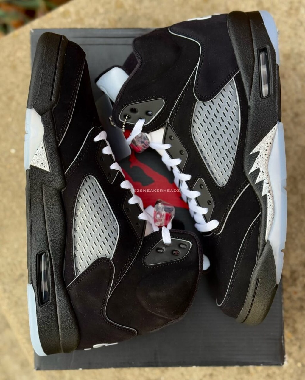 Air Jordan 5,Black Metallic Re 黑银 AJ5 最新实物!你准备好了吗? Air Jordan 5,Black Metallic Re 黑银 AJ5 最新实物!你准备好了吗?