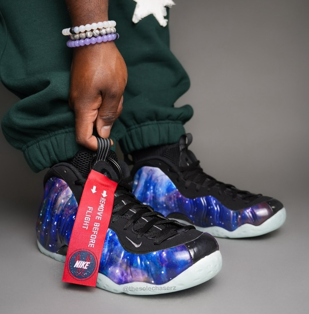 Nike,Galaxy,Air Foamposite One  「银河喷」发售倒计时!实物上脚抢先看! Nike,Galaxy,Air Foamposite One  「银河喷」发售倒计时!实物上脚抢先看!