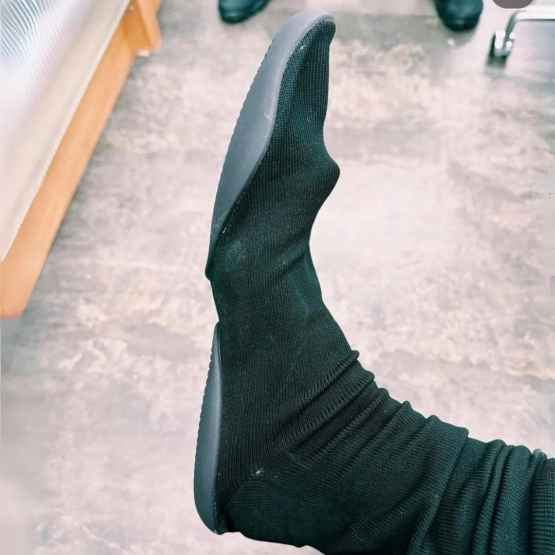侃爷,Yeezy 侃爷疯狂营业!又一双新 Yeezy 曝光! 侃爷,Yeezy 侃爷疯狂营业!又一双新 Yeezy 曝光!
