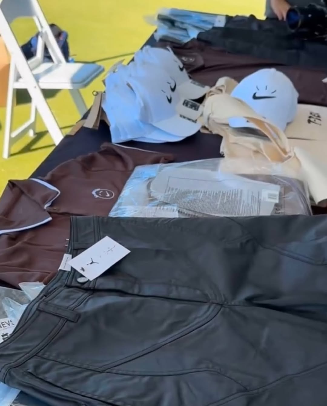 Travis Scott,Nike,高尔夫 TS 同框 DJ Khaled!预热全新 Nike 联名! Travis Scott,Nike,高尔夫 TS 同框 DJ Khaled!预热全新 Nike 联名!