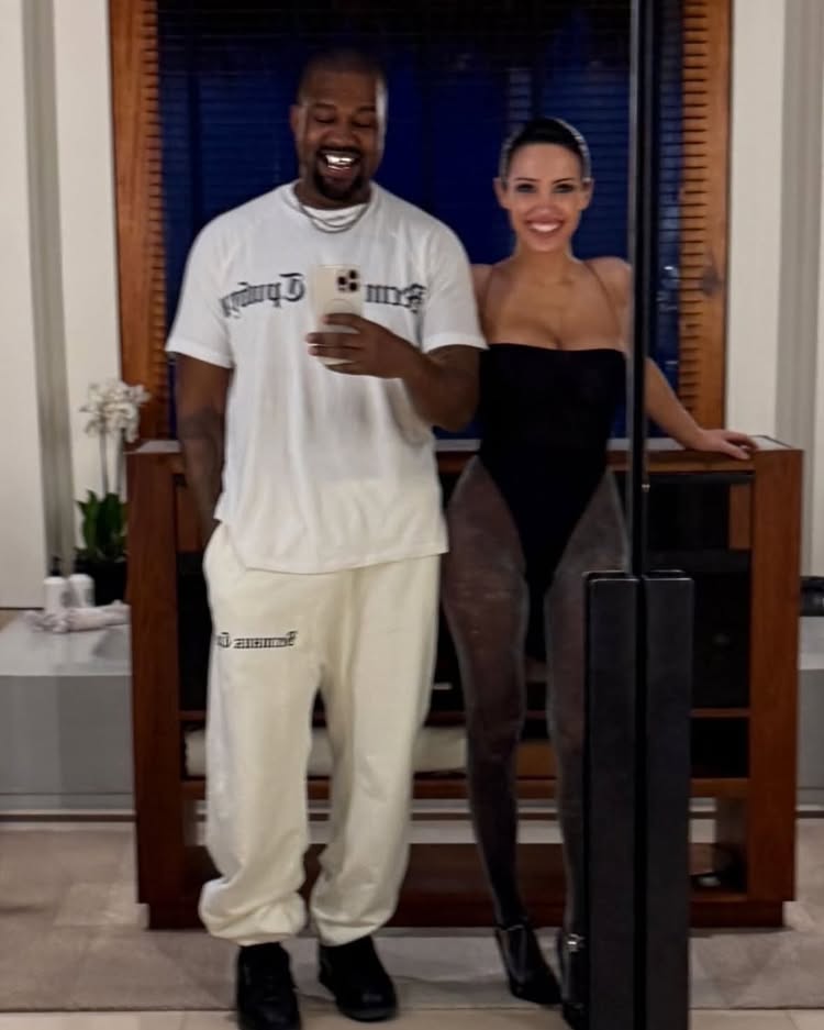 Yeezy,侃爷 侃爷老婆上身!Yeezy 比基尼新品曝光! Yeezy,侃爷 侃爷老婆上身!Yeezy 比基尼新品曝光!