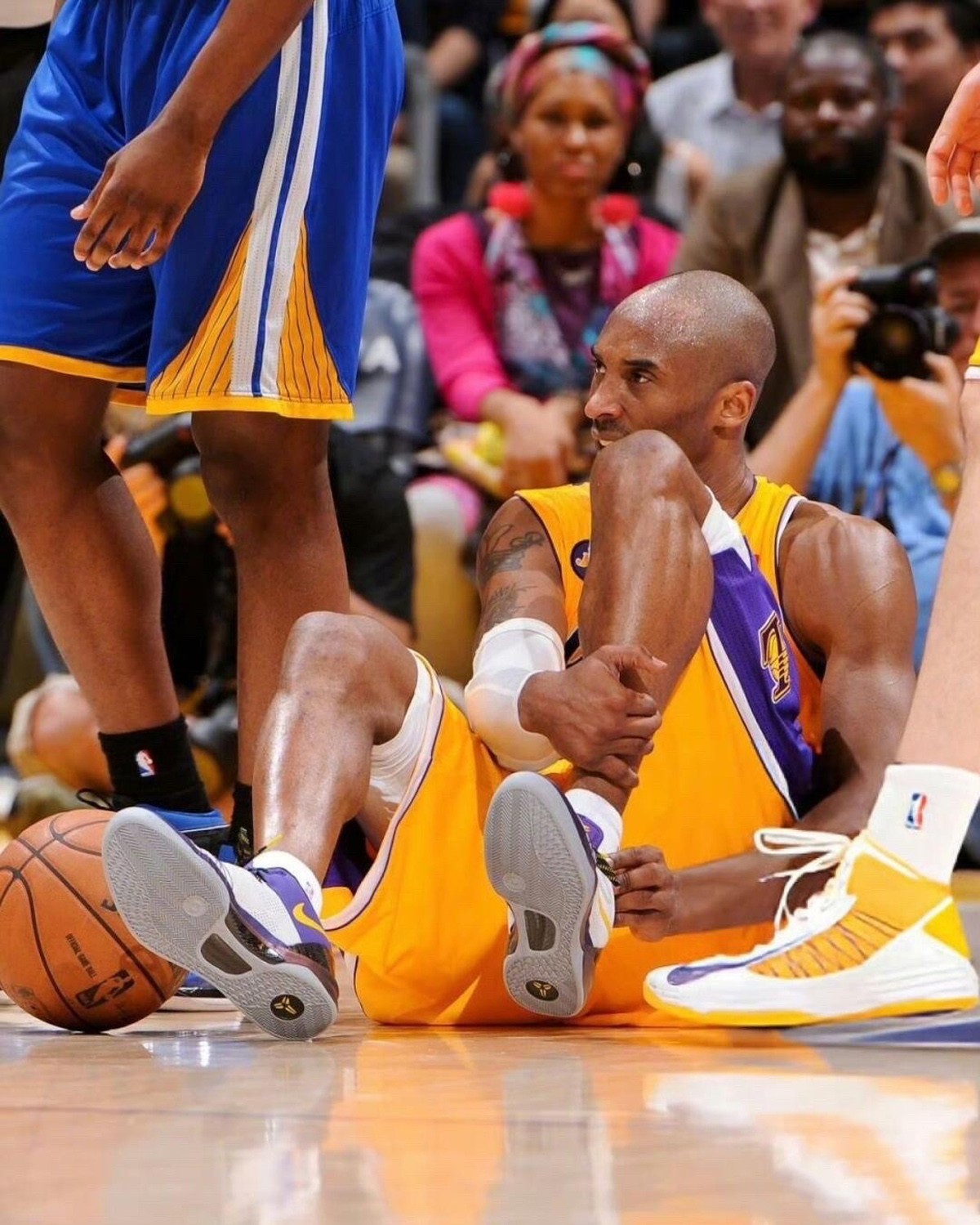 Kobe 8,科比,拍卖 刷新最贵纪录!科比「阿喀琉斯之战」亲穿球鞋拍出天价! Kobe 8,科比,拍卖 刷新最贵纪录!科比「阿喀琉斯之战」亲穿球鞋拍出天价!