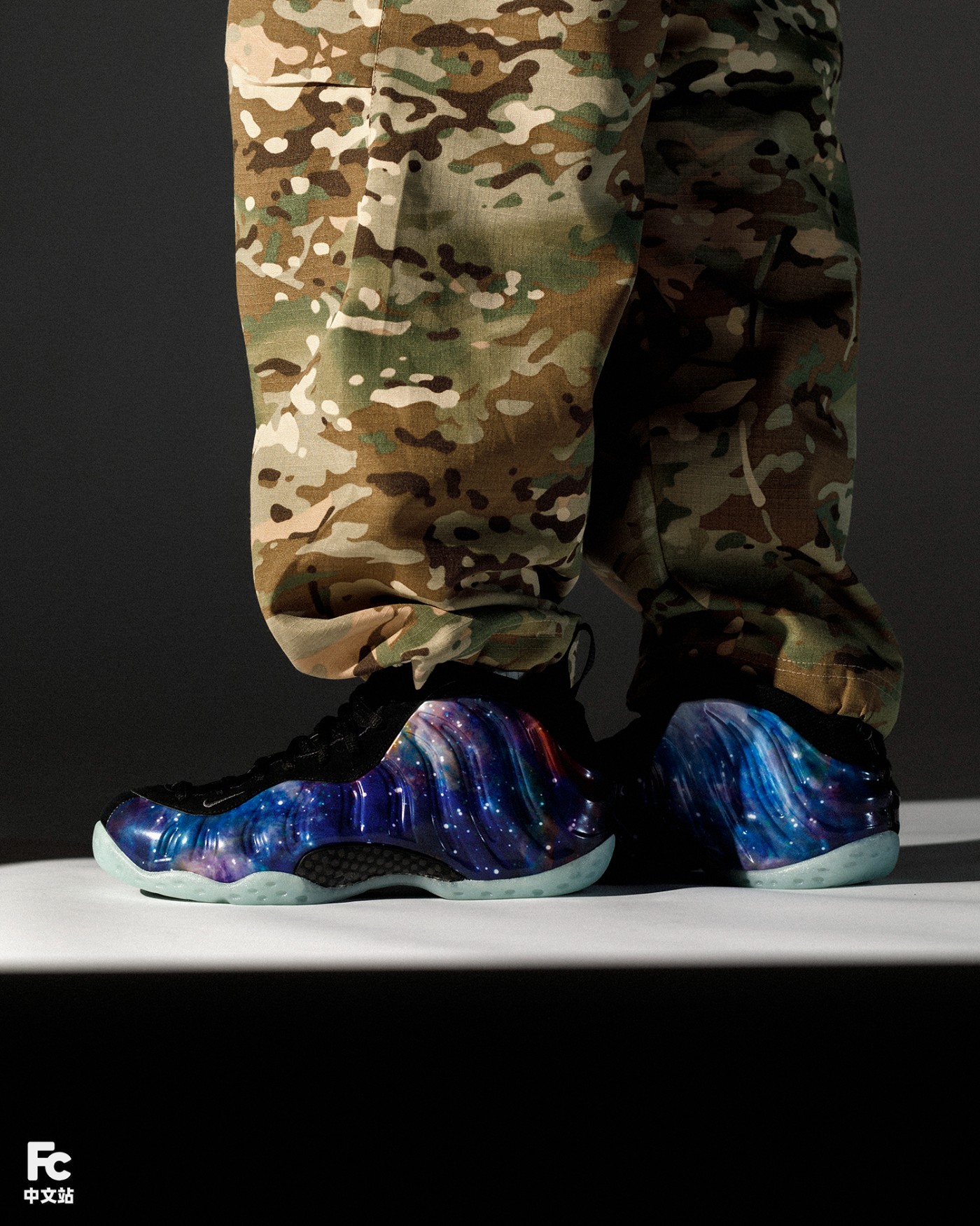FQ4303-400,Foamposite One,银河喷, 「银河喷」今早发售你中了吗?目前市价是… FQ4303-400,Foamposite One,银河喷, 「银河喷」今早发售你中了吗?目前市价是…