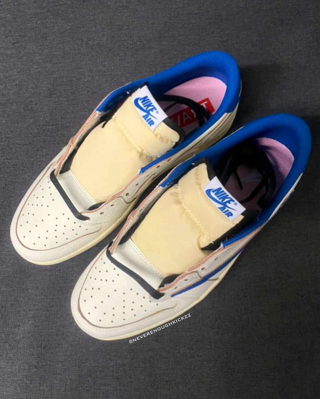 fragment design,Air Jordan 1 L 「闪电倒钩 2.0」最新消息!实物细节看清了! fragment design,Air Jordan 1 L 「闪电倒钩 2.0」最新消息!实物细节看清了!