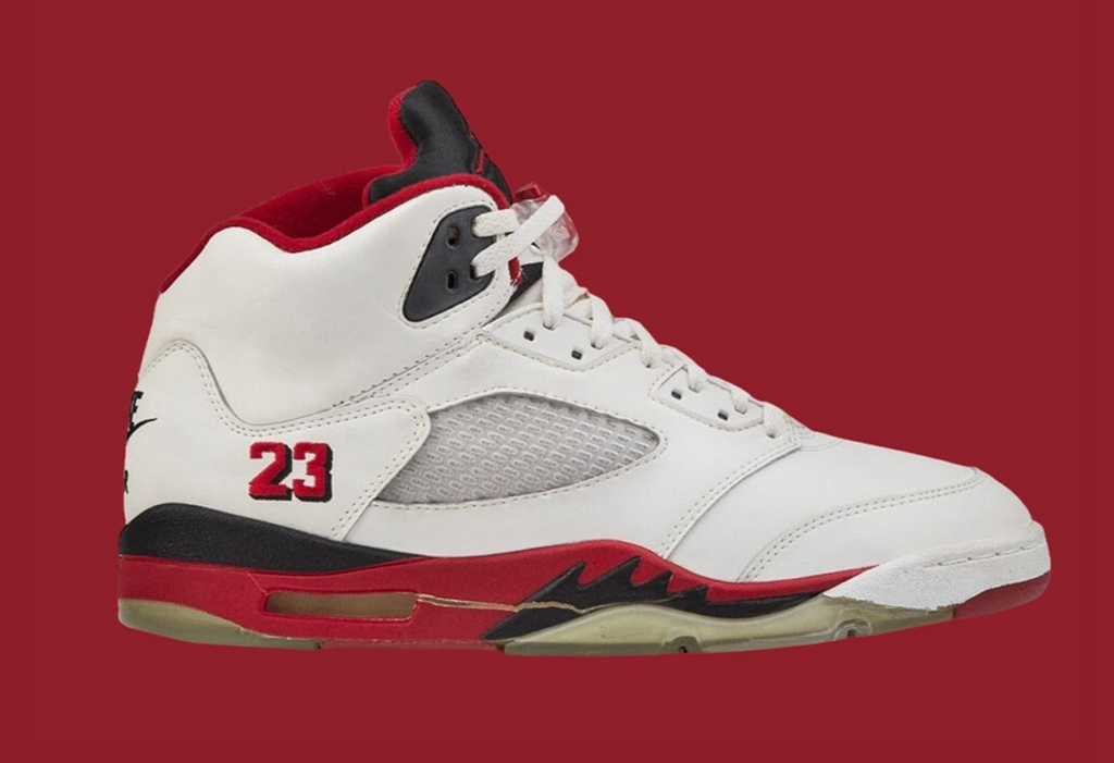 AJ,Air Jordan 5,Fire Red Black 时隔 12 年!这双「元年 AJ」终于回归! AJ,Air Jordan 5,Fire Red Black 时隔 12 年!这双「元年 AJ」终于回归!
