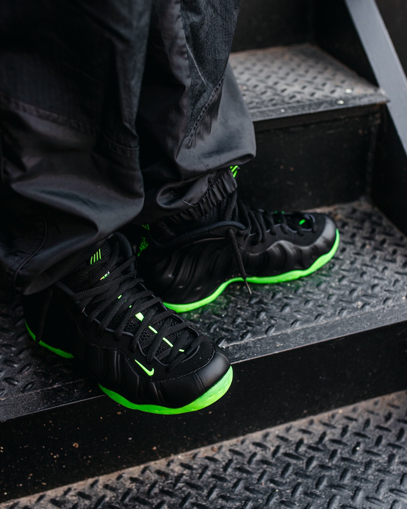 HF2902-001,Foamposite One,喷泡 本月发售!「黑绿喷」上脚图终于有了! HF2902-001,Foamposite One,喷泡 本月发售!「黑绿喷」上脚图终于有了!