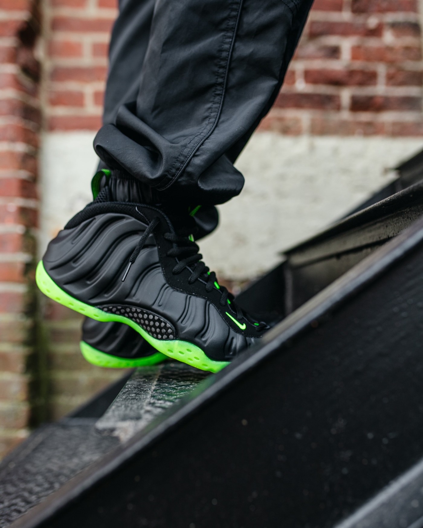 HF2902-001,Foamposite One,喷泡 本月发售!「黑绿喷」上脚图终于有了! HF2902-001,Foamposite One,喷泡 本月发售!「黑绿喷」上脚图终于有了!