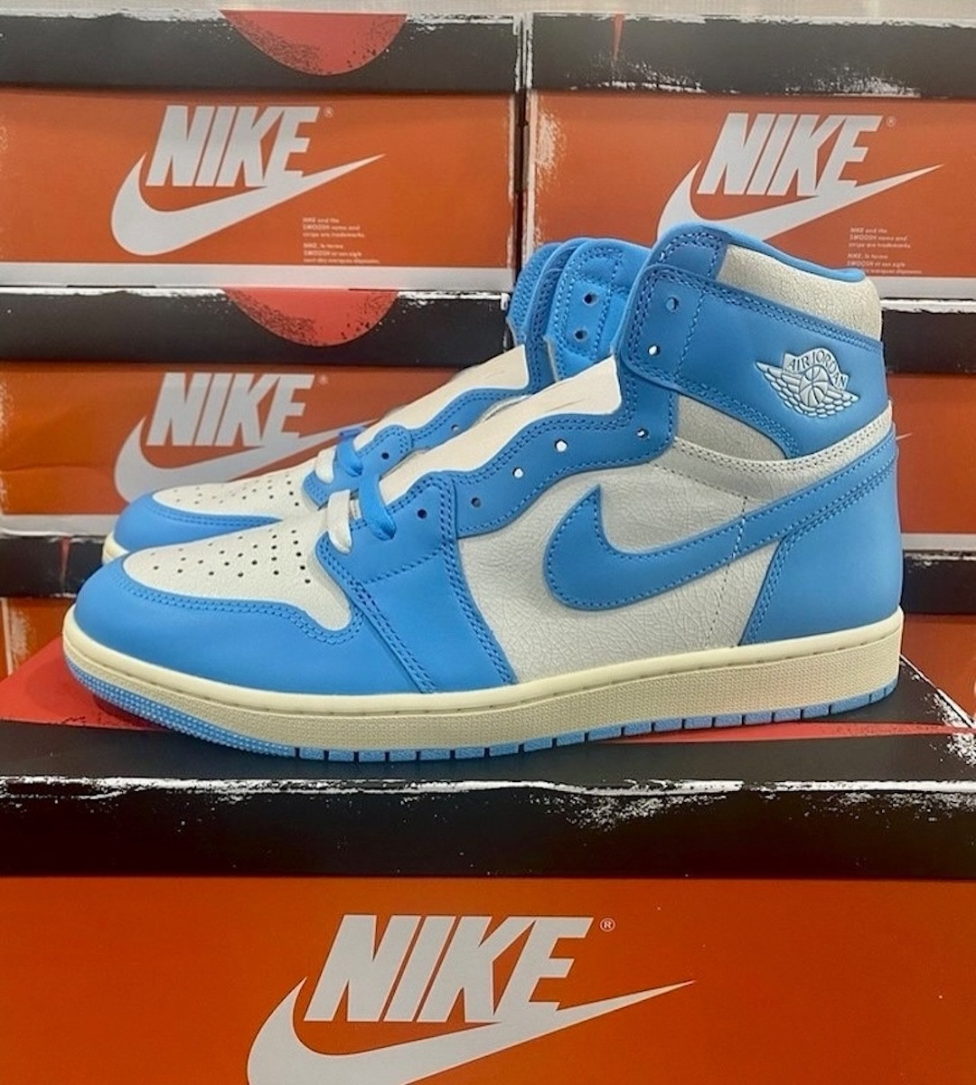 DZ5485-402,AJ1,Air Jordan 1,北卡 「北卡蓝 AJ1」又有实物曝光!你会入手吗? DZ5485-402,AJ1,Air Jordan 1,北卡 「北卡蓝 AJ1」又有实物曝光!你会入手吗?