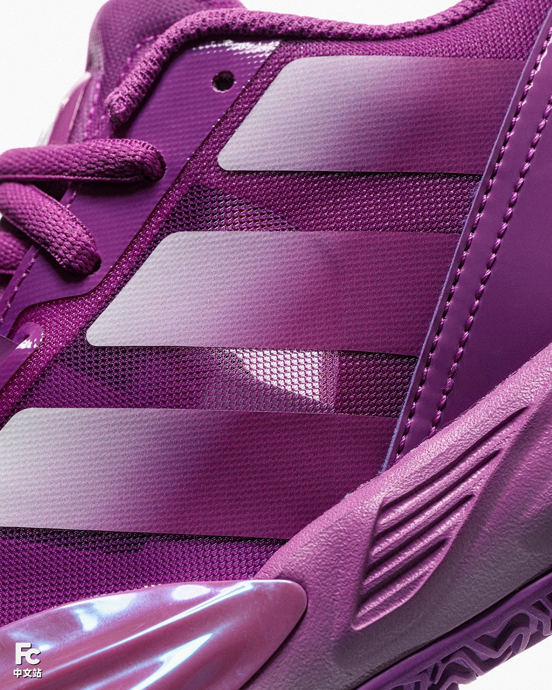 adidas,Xenoburst 极致透气 + 双缓震!没想到这双「阿迪新战靴」才这个价! adidas,Xenoburst 极致透气 + 双缓震!没想到这双「阿迪新战靴」才这个价!