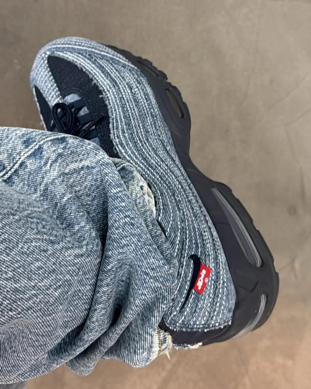Levis x Nike,Air Max 95,HM4743 日期确定!Levis x Nike 联名新鞋来了! Levis x Nike,Air Max 95,HM4743 日期确定!Levis x Nike 联名新鞋来了!