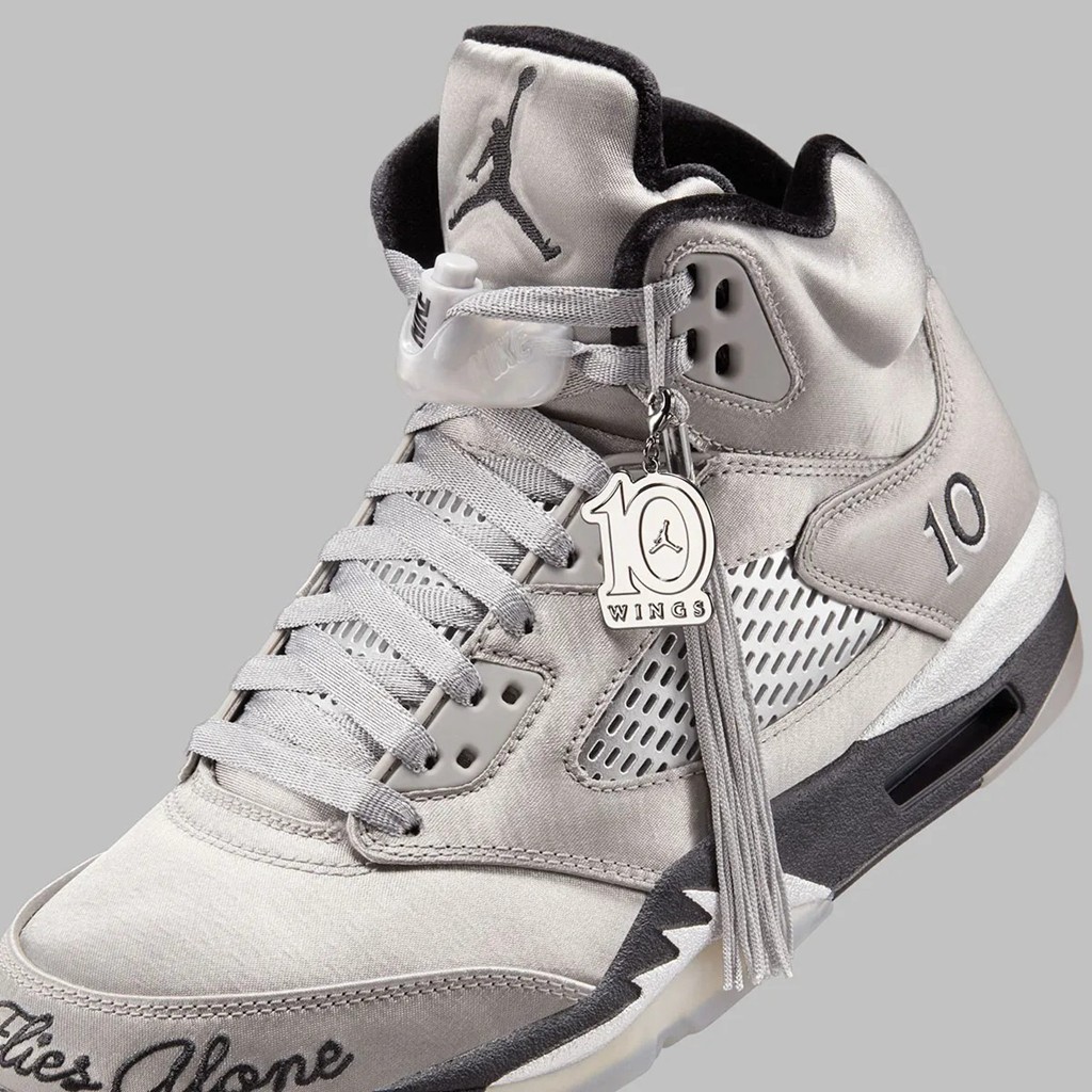 Air Jordan 5,Wings,IO2038-001 「银丝绸」AJ5 官图曝光!细节太多了! Air Jordan 5,Wings,IO2038-001 「银丝绸」AJ5 官图曝光!细节太多了!