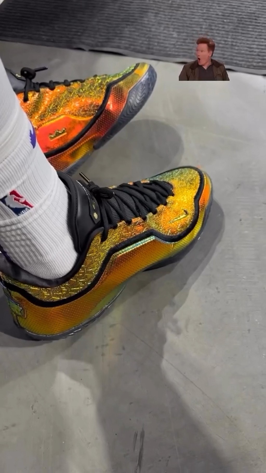 Nike,LeBron 23 居然是「双版本」!?詹姆斯亲晒 LBJ23!信息量太大了! Nike,LeBron 23 居然是「双版本」!?詹姆斯亲晒 LBJ23!信息量太大了!