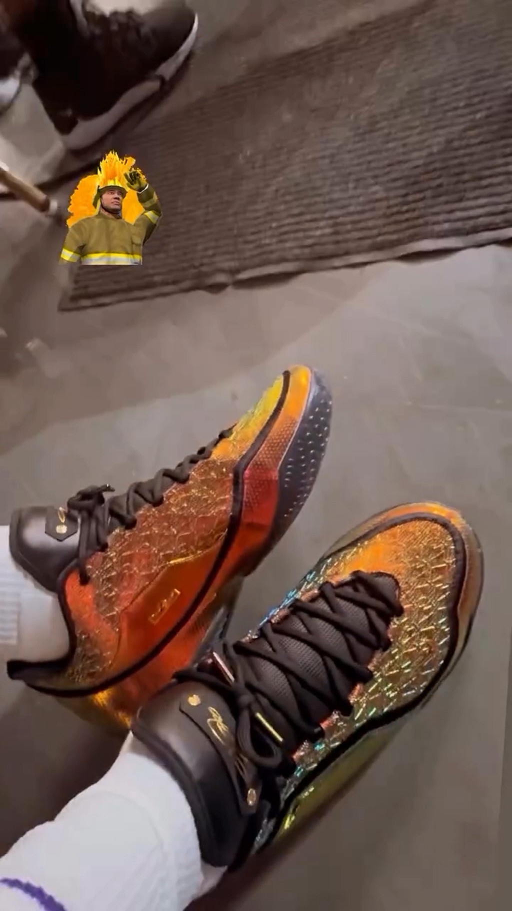 Nike,LeBron 23 居然是「双版本」!?詹姆斯亲晒 LBJ23!信息量太大了! Nike,LeBron 23 居然是「双版本」!?詹姆斯亲晒 LBJ23!信息量太大了!