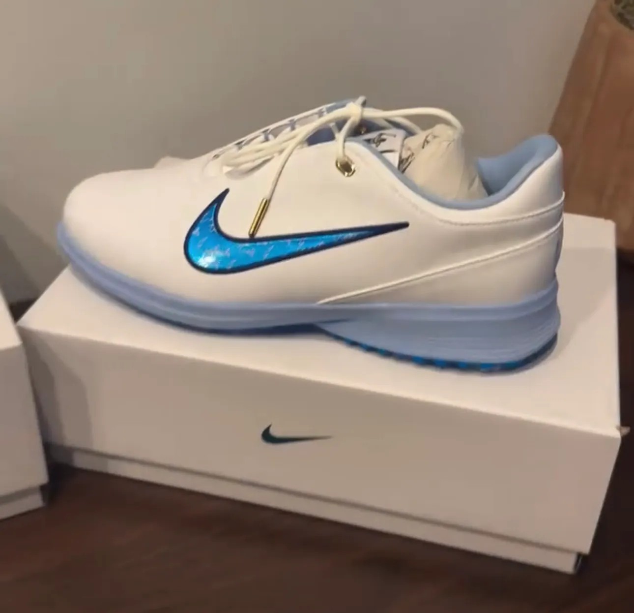 Eastside Golf,Nike,Air Max Plu Eastside Golf x Nike 首次曝光!这两双怎么选? Eastside Golf,Nike,Air Max Plu Eastside Golf x Nike 首次曝光!这两双怎么选?