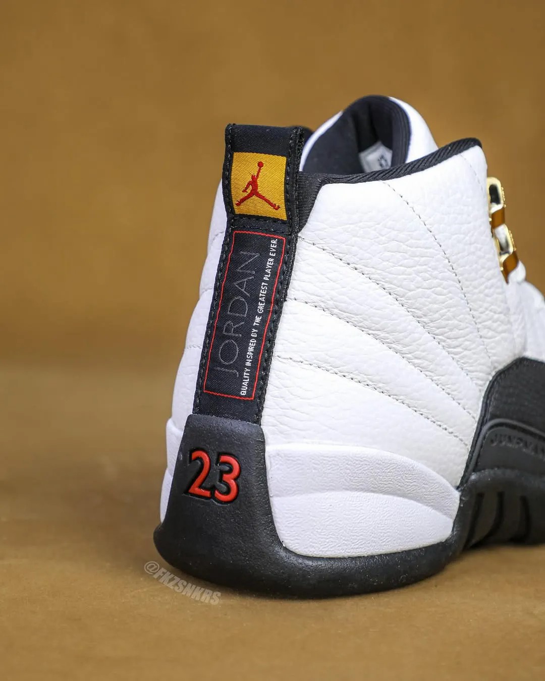 新鞋预告,LBJ23,AJ4,AJ1,闪电倒钩  下月「重磅新鞋」预告!闪电倒钩、限定 AJ11 都要来了! 新鞋预告,LBJ23,AJ4,AJ1,闪电倒钩  下月「重磅新鞋」预告!闪电倒钩、限定 AJ11 都要来了!