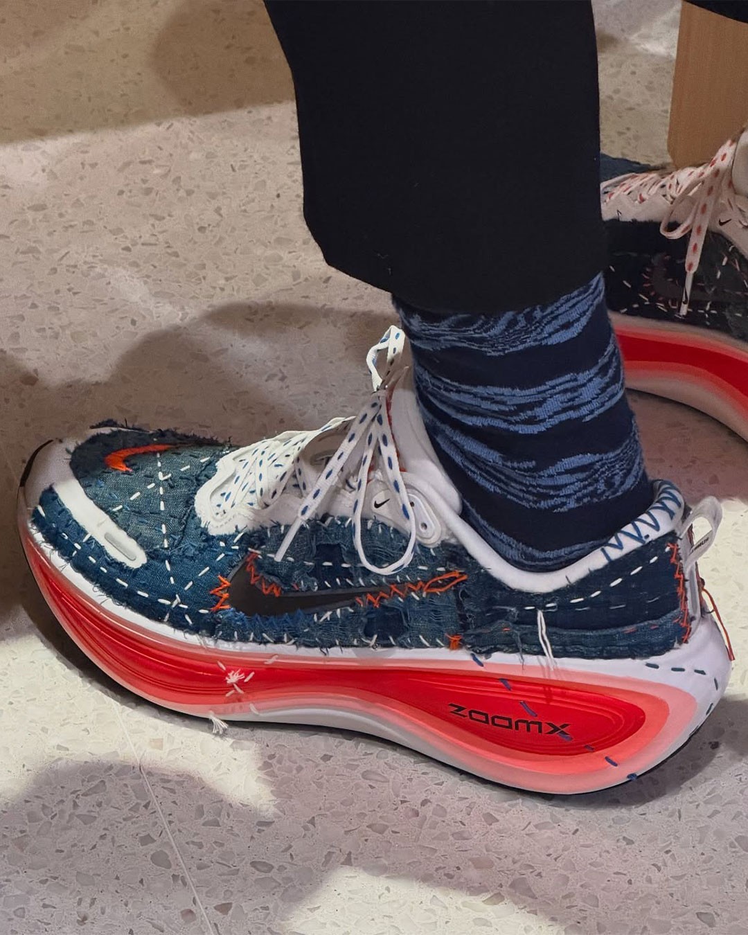 苹果,CEO,库克,Nike 新店开业,苹果 CEO 库克上脚 Nike 新鞋,这双真的买不到! 苹果,CEO,库克,Nike 新店开业,苹果 CEO 库克上脚 Nike 新鞋,这双真的买不到!