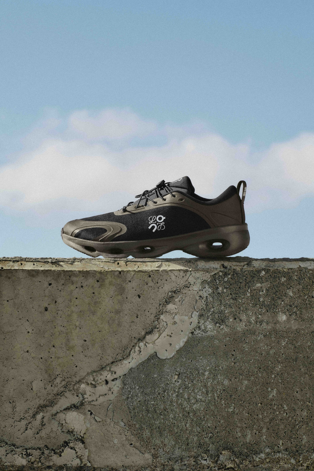 Loewe,On,Cloudsolo LOEWE 罗意威 × On 昂跑再度联名!这次有新鞋型! Loewe,On,Cloudsolo LOEWE 罗意威 × On 昂跑再度联名!这次有新鞋型!